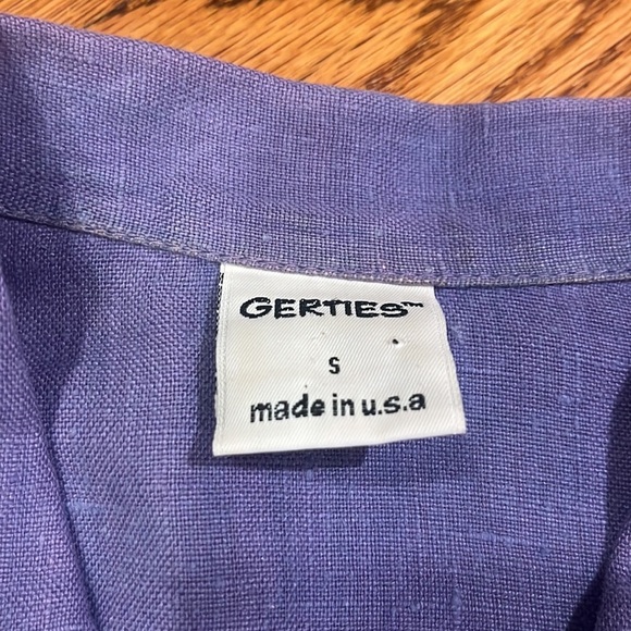 Gerties Woman’s Purple Button Down Size S - Picture 3 of 5